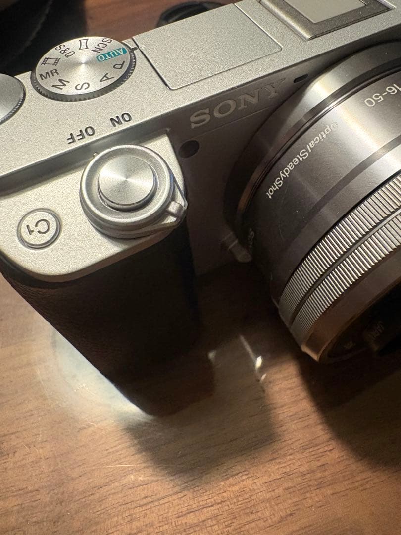 スタッフページ‼️SONY α6400 シルバーモデルEマウント純正