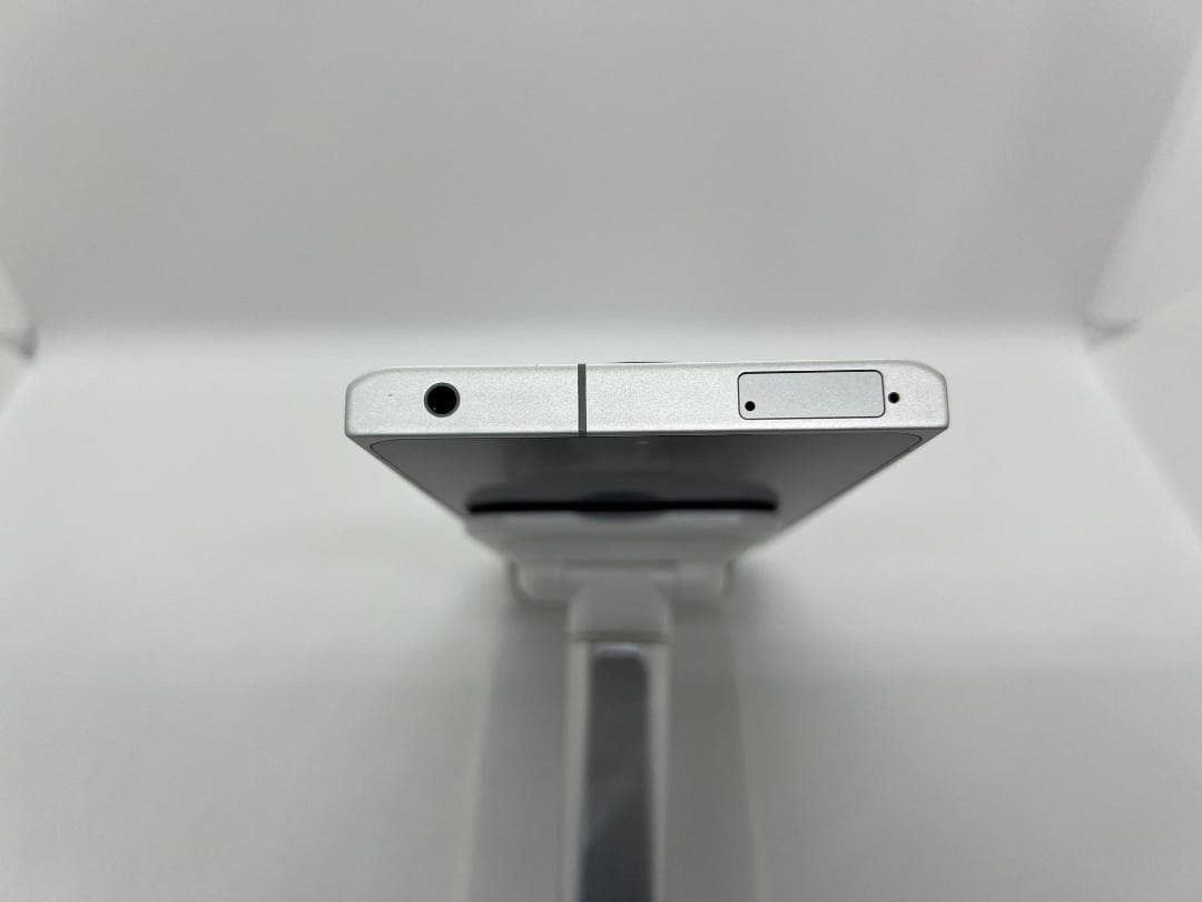 スマートフォン本体 LEITZ PHONE2 LP-02 Leica white