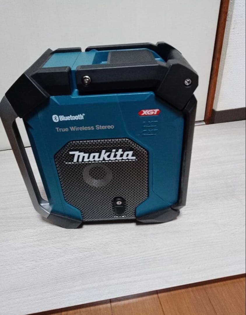 マキタ　Makita　現場ラジオ　MR005GZ　充電式ラジオ　40V対応