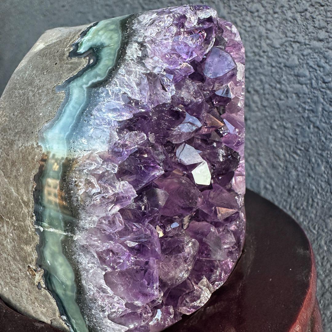 濃紫の煌めきウルグアイ産☆キラキラ☆アメジストクラスターパワーストーンA1122