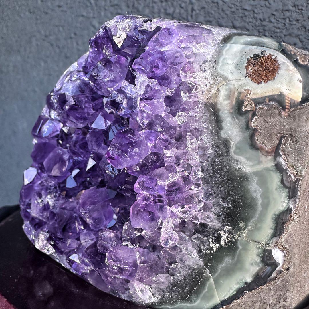 濃紫の煌めきウルグアイ産☆キラキラ☆アメジストクラスターパワーストーンA1122