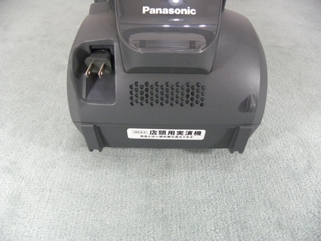 ①Panasonicサイクロン掃除機からまないブラシMC-SR41K