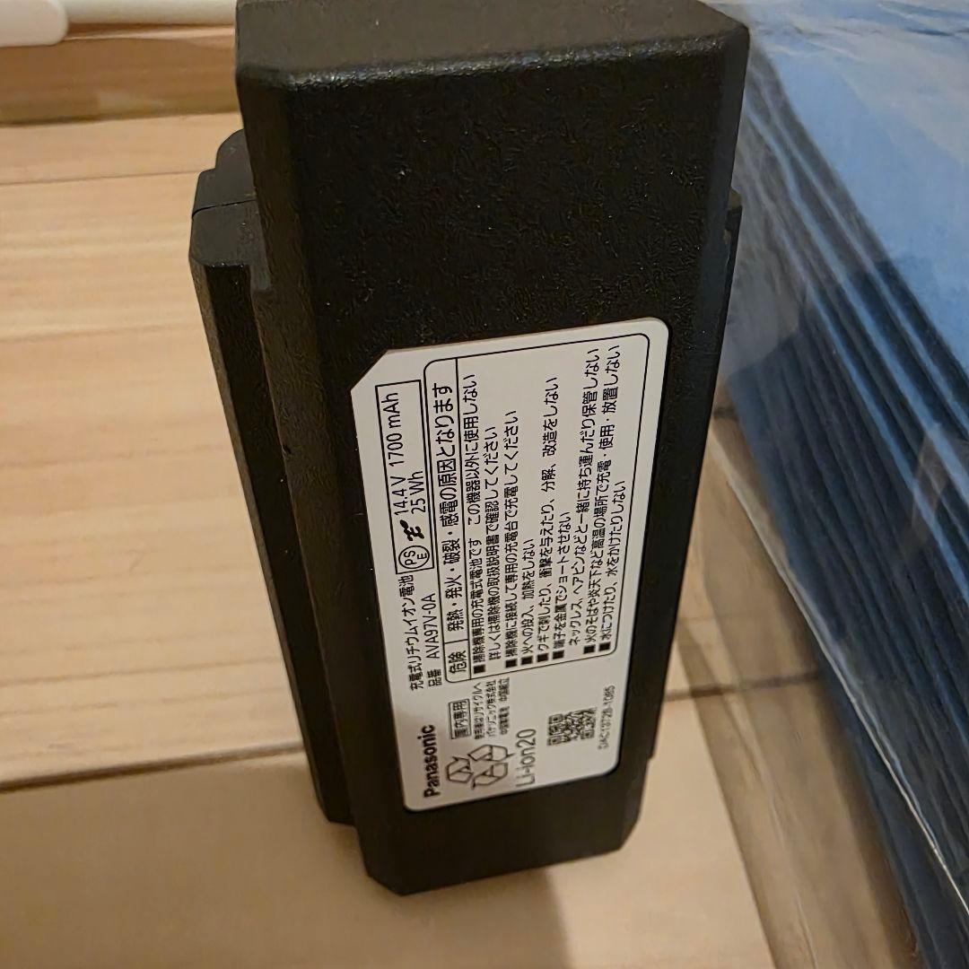 パナソニック コードレス 掃除機 MC-NS100K　予備バッテリー　紙パック付