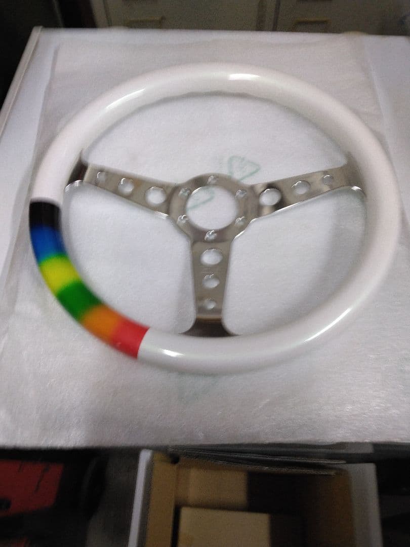 3スポーク ステアリング ブラウンウッド8さん専用です。ホーンボタン付きです。