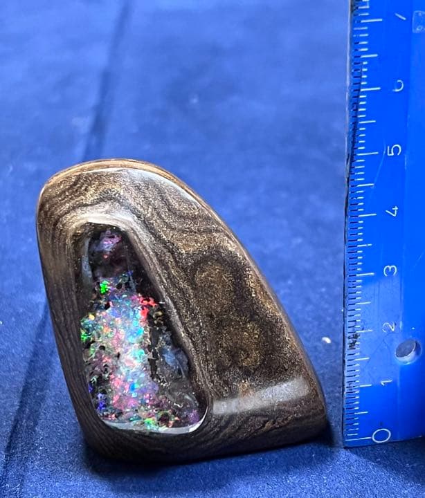 オパール　置物