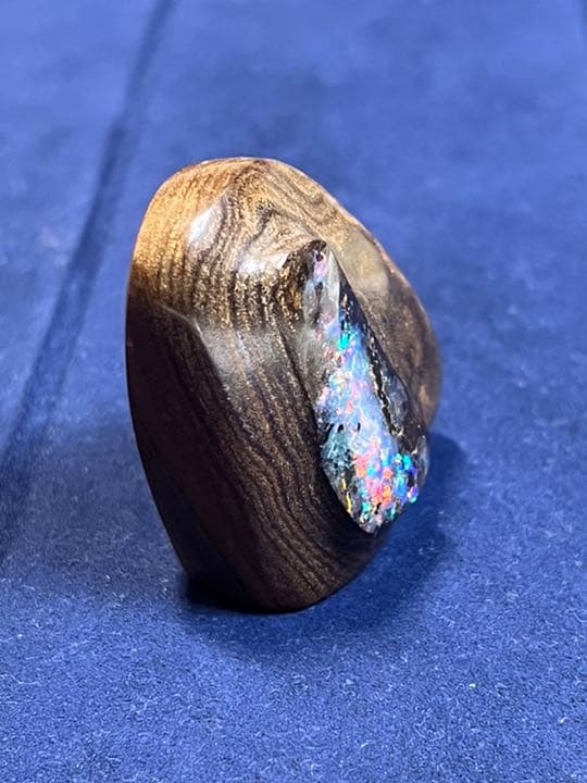 オパール　置物