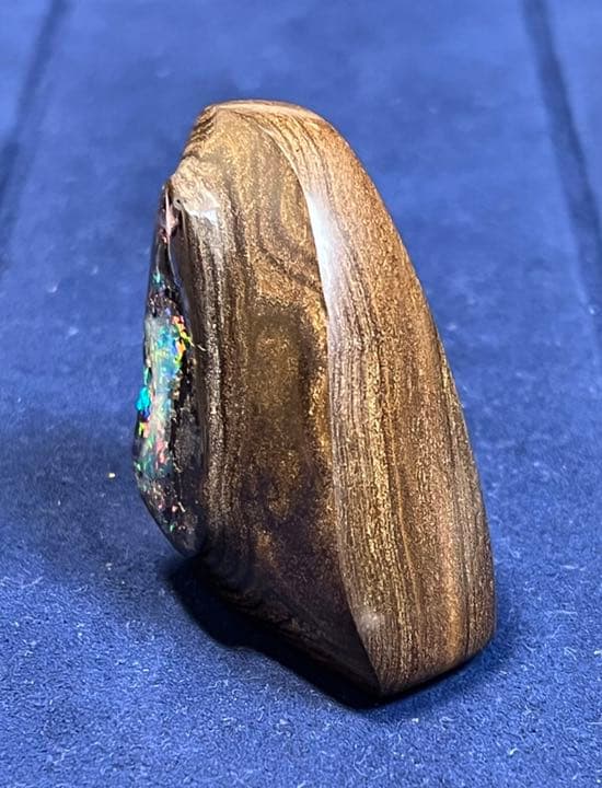 オパール　置物