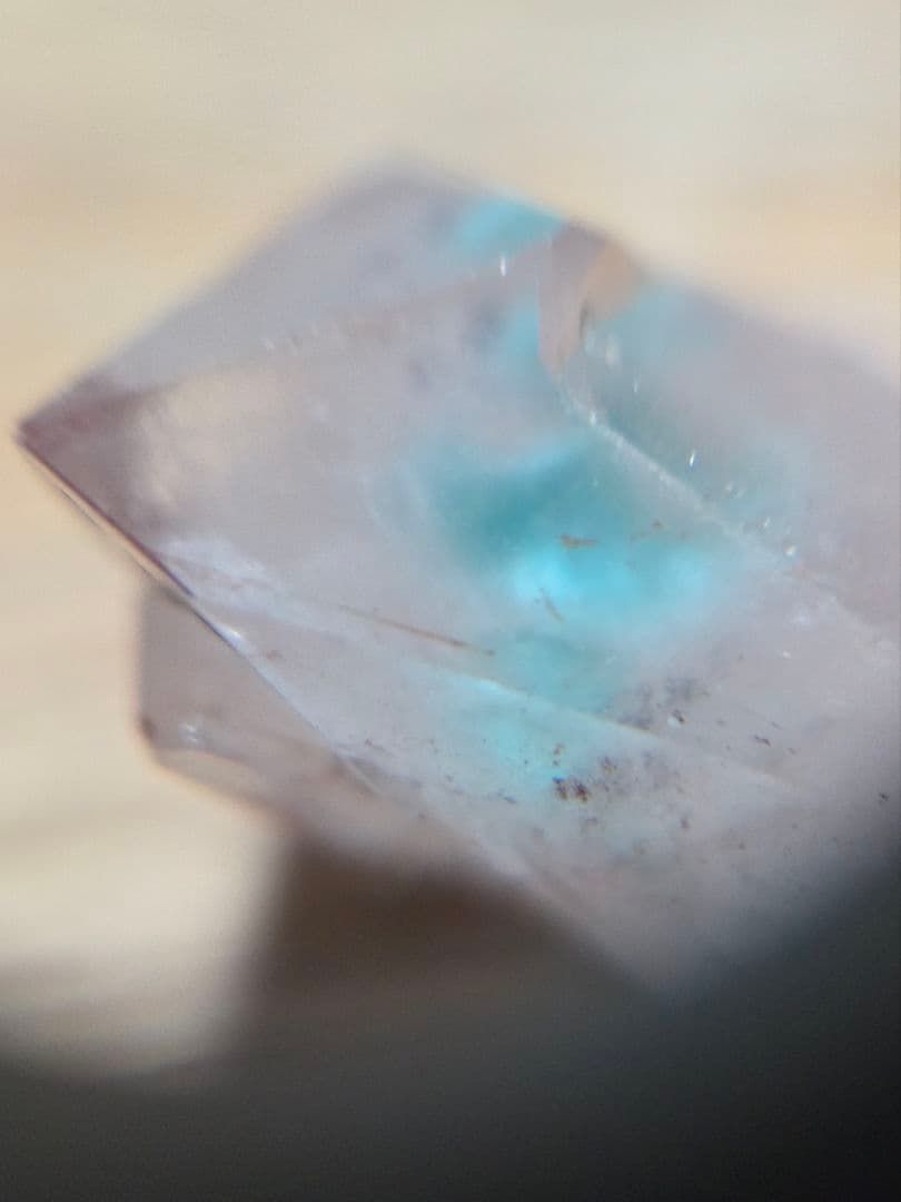 アホー石入り水晶　ajoite in quartz アホーアイト　鉱物　希少石