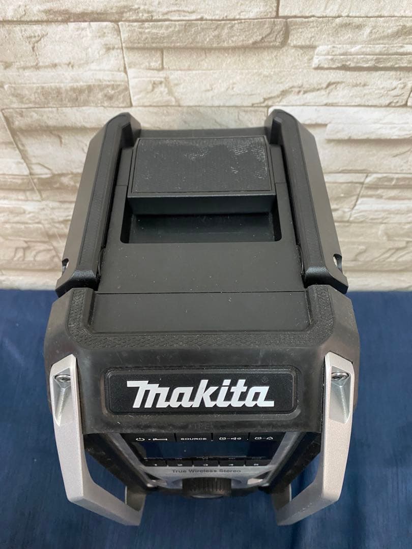 マキタ　現場ラジオ　MR113