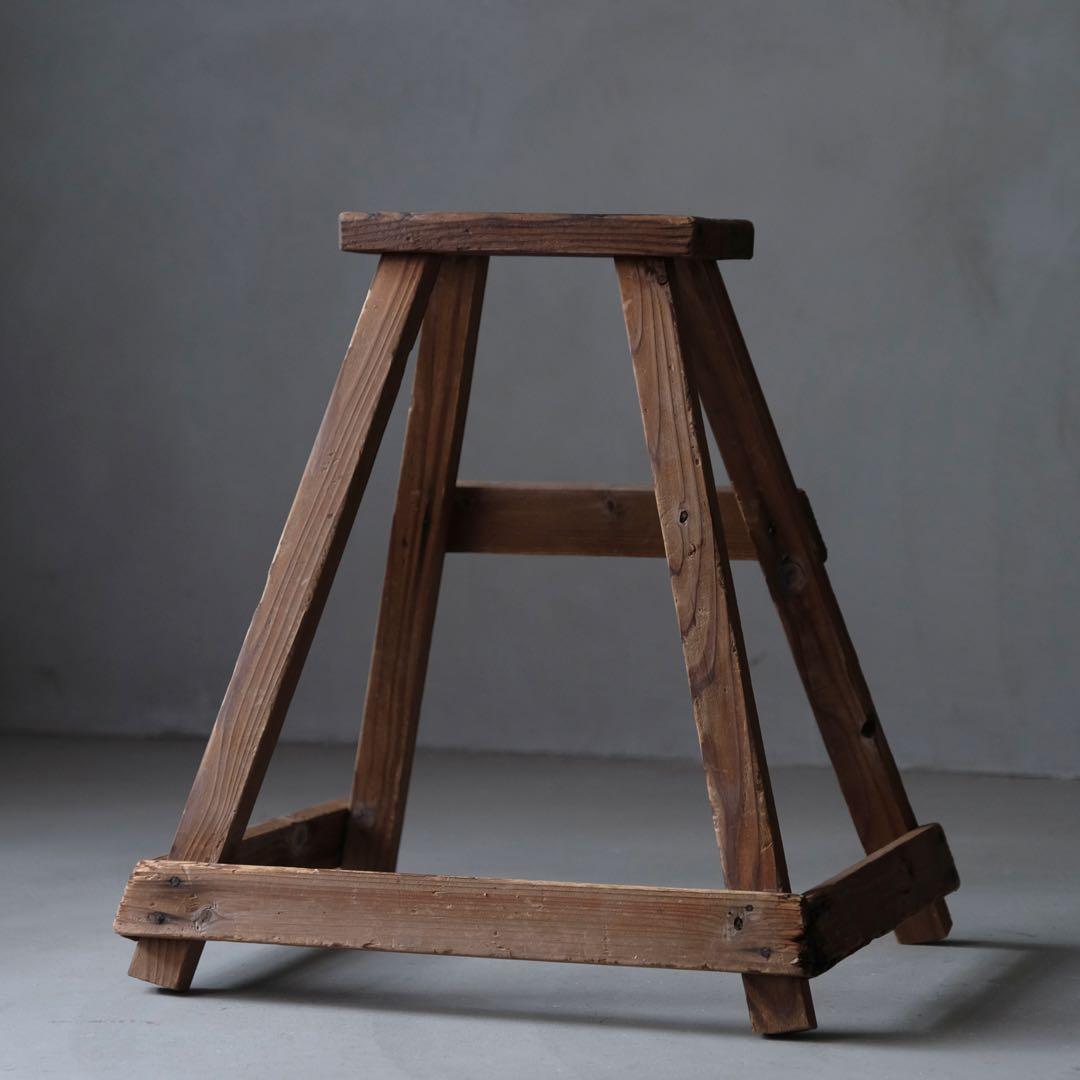 杉材 古いスツール A　椅子 チェア 展示台 花台 古家具 古民具 古道具 骨董