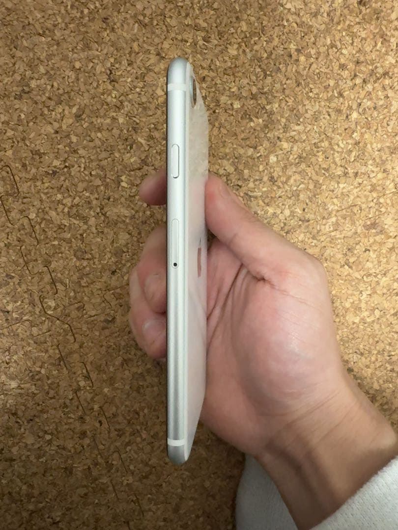 Apple iPhone SE第2世代 ホワイト128GB 超美品