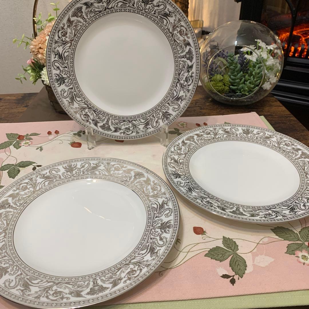 未使用　ウェッジウッド フロレンティーン　プラチナ　20.5cmケーキプレート