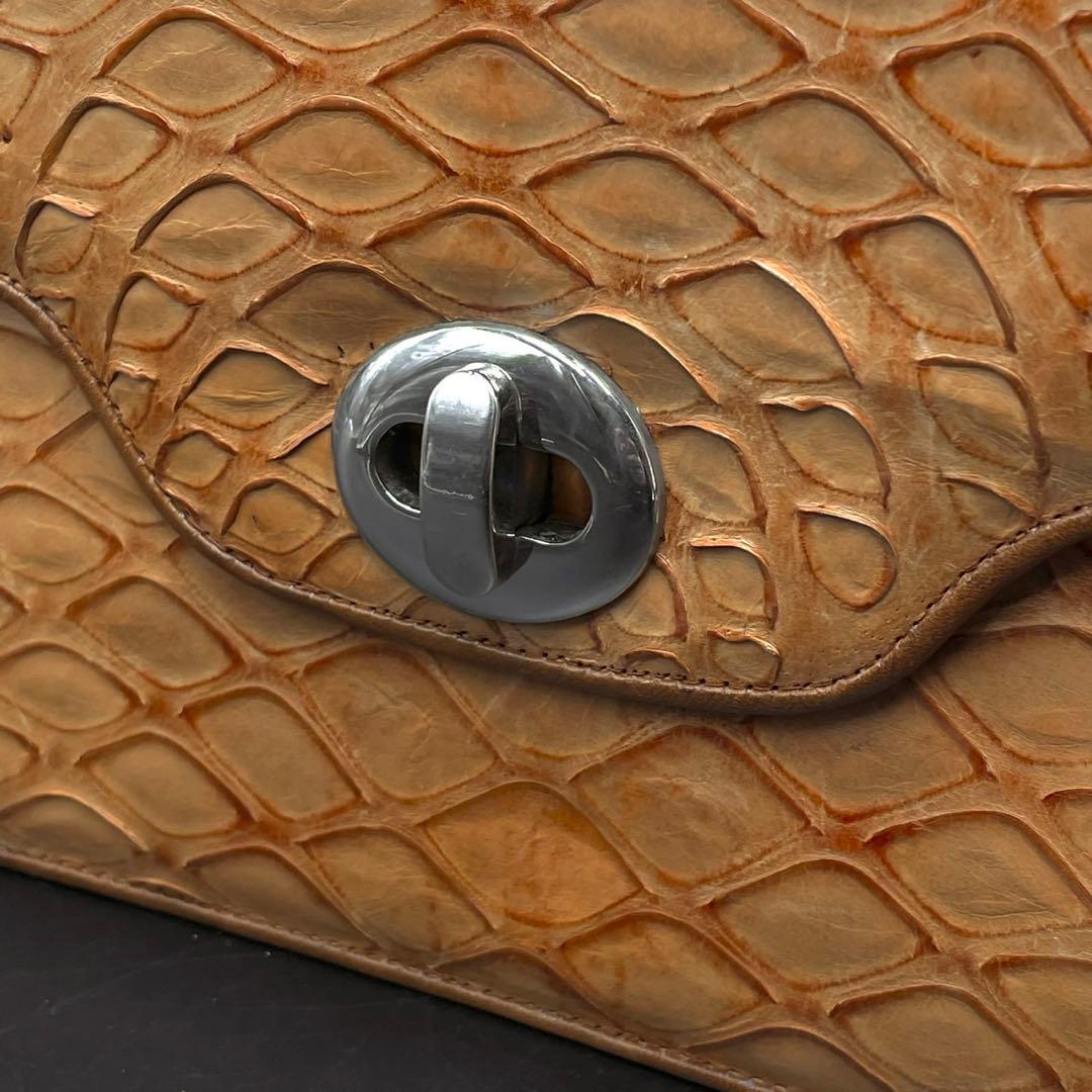 センザンコウ 穿山甲 ショルダーバッグ ターンロック ブラウン