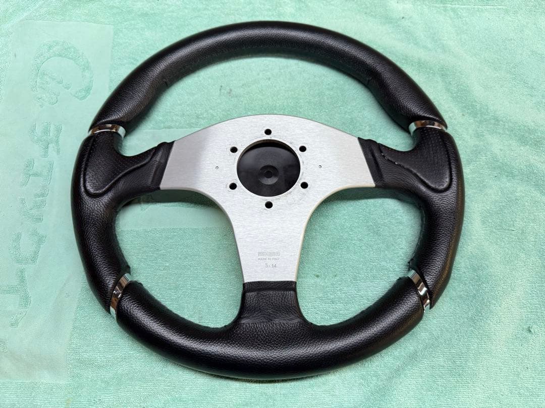 MOMO ミレニアム M-51 ステアリング