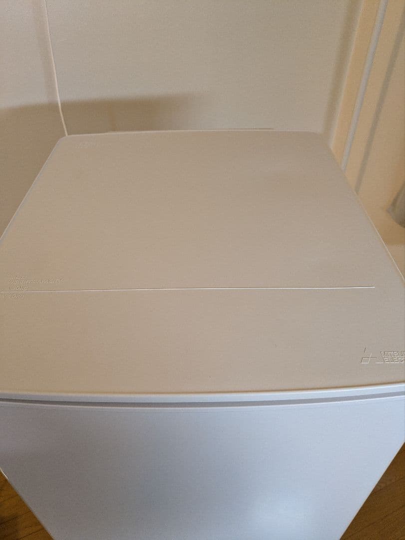 ホワイト冷蔵庫 スリムタイプ