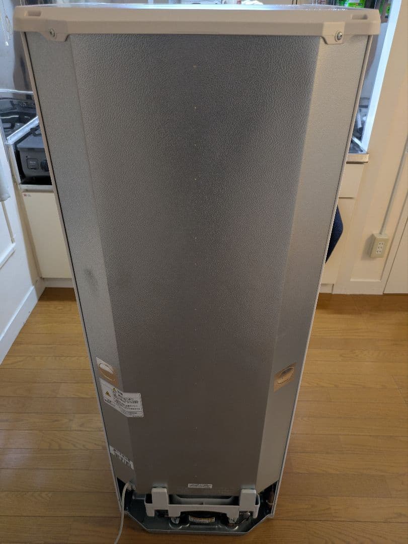 ホワイト冷蔵庫 スリムタイプ