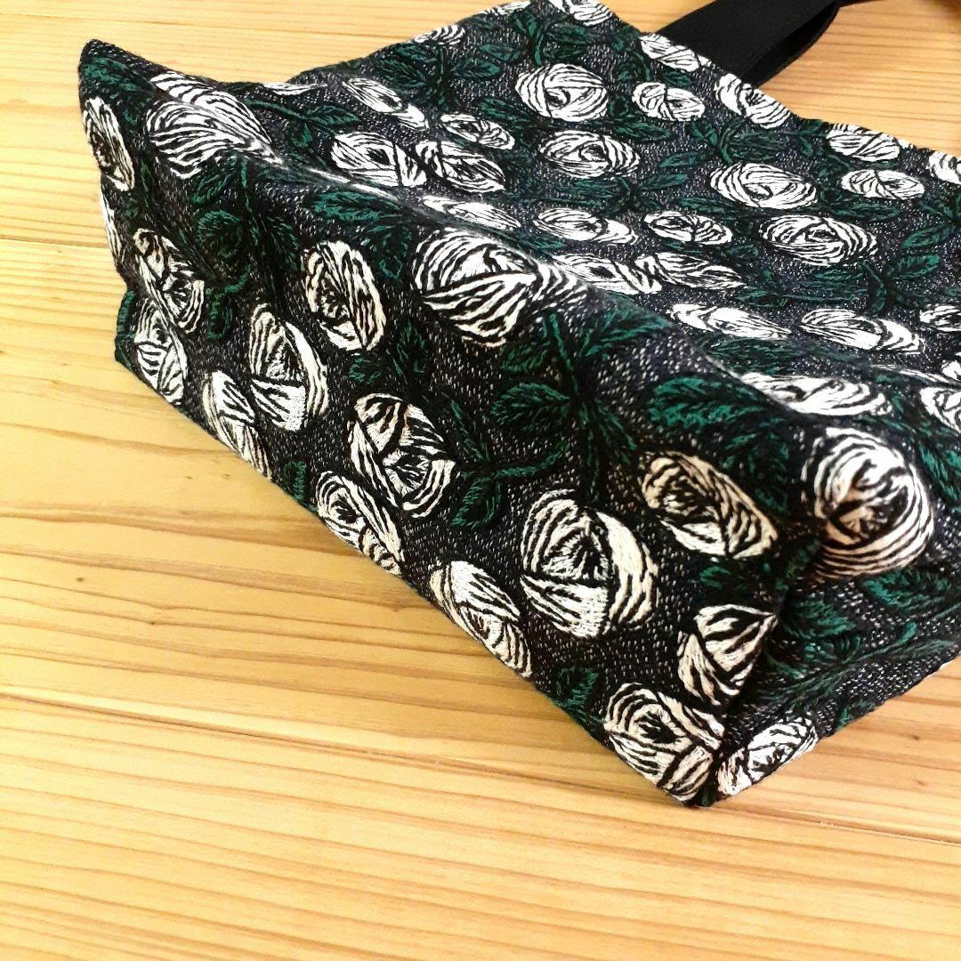 ミナペルホネン　新作rosyネイビーのトートバッグ