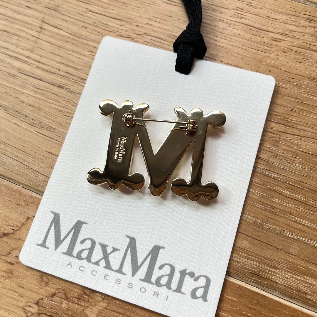 MaxMara M字型パールブローチ