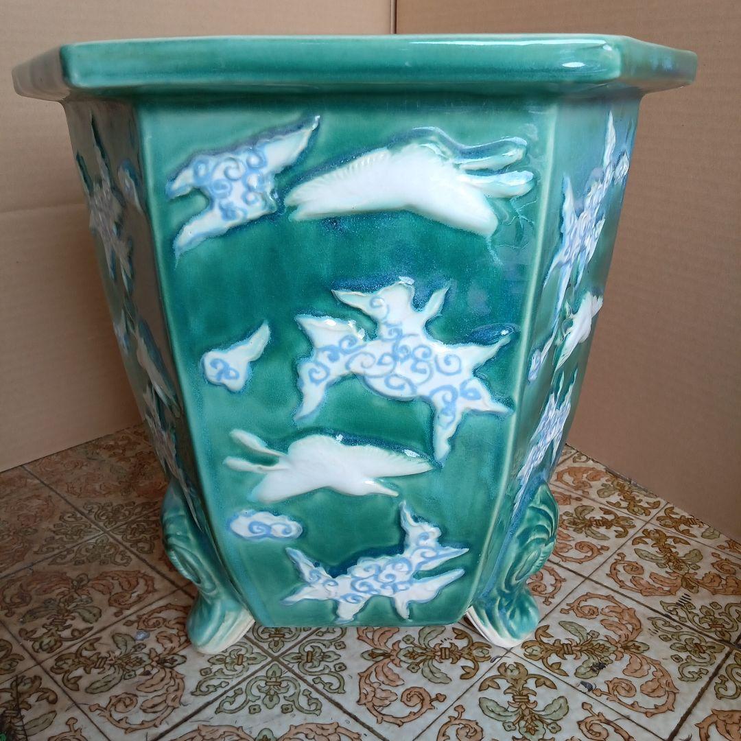 信楽焼　植木鉢　六角足付き抜き絵