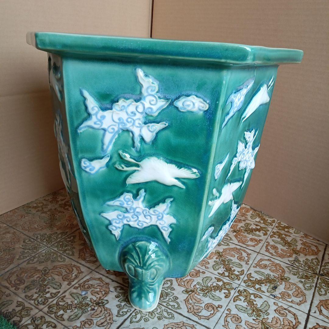 信楽焼　植木鉢　六角足付き抜き絵