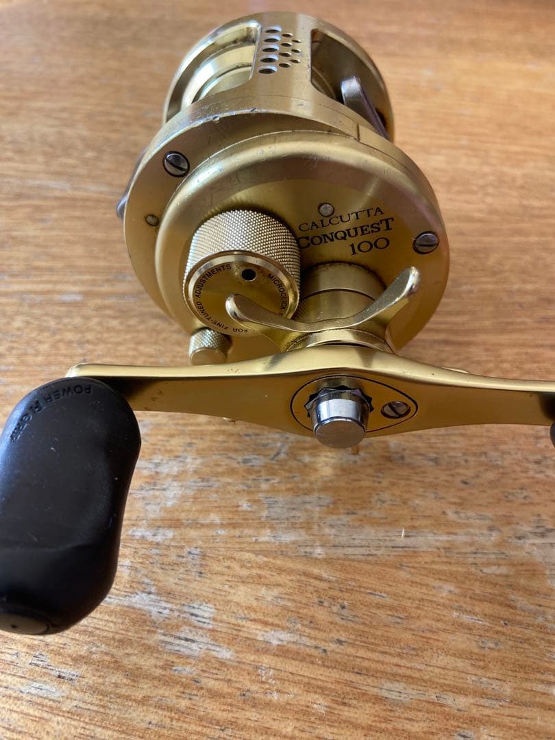 SHIMANO カルカッタコンクエスト100ベイトリール