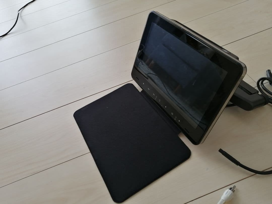 車載用DVDモニター　後部座席用９インチ　フロントスピーカー