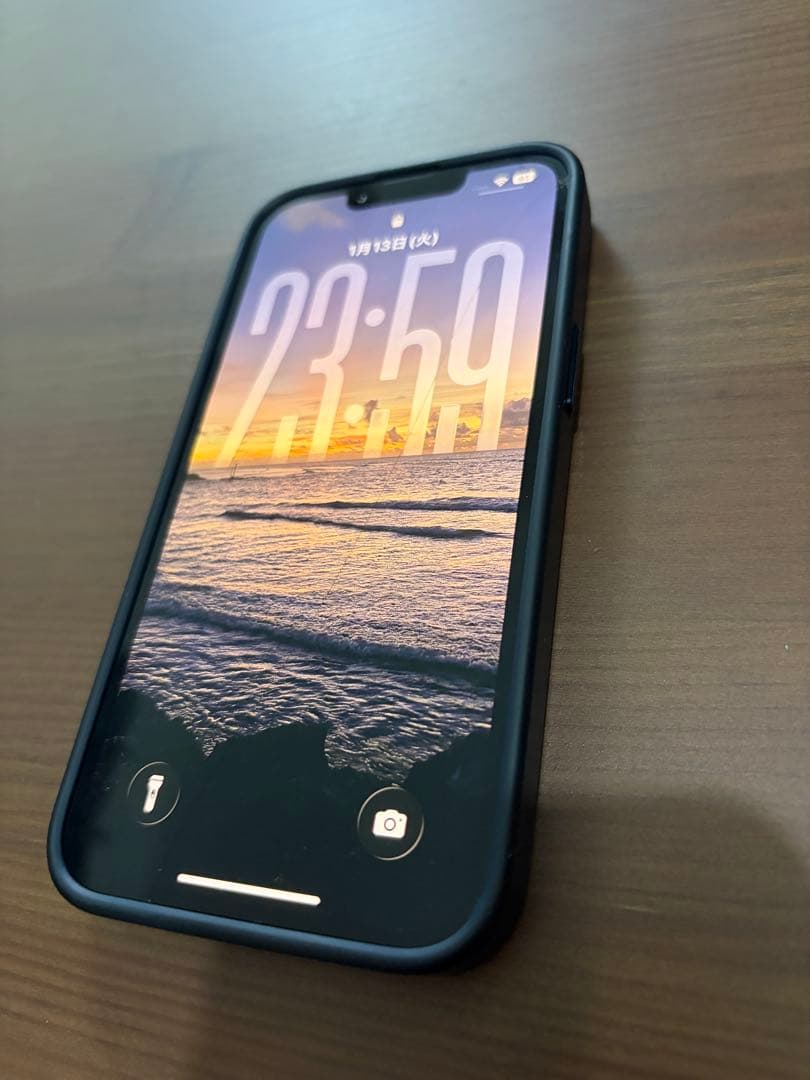 iPhone 13 128GB ミッドナイト SIMフリー【画面に薄いヒビあり】