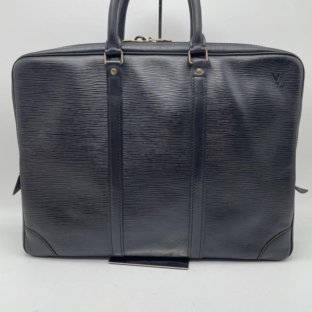 ルイヴィトン エピ ポルトドキュマンヴォワヤージュ M54472