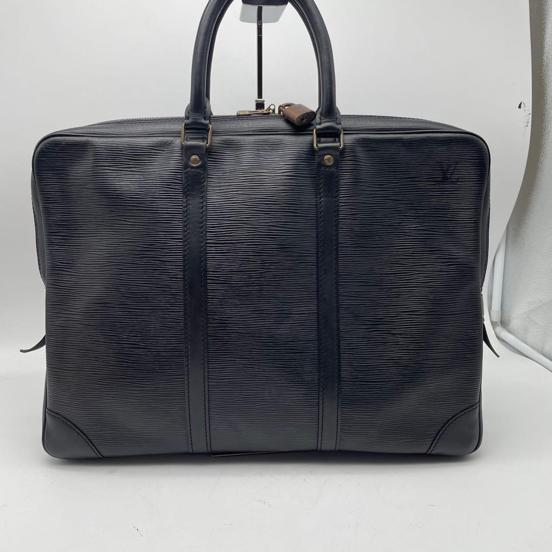 ルイヴィトン エピ ポルトドキュマンヴォワヤージュ M54472