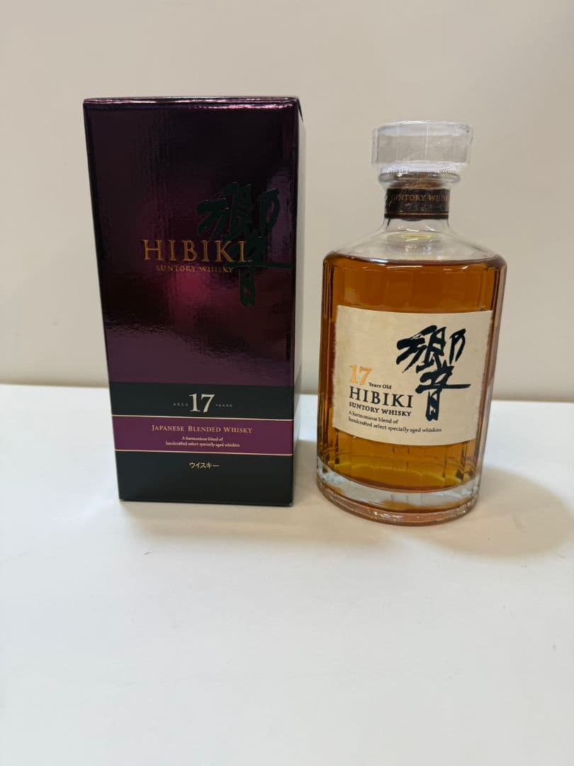 響17年 サントリーウイスキー 箱付き 未開栓 700ml