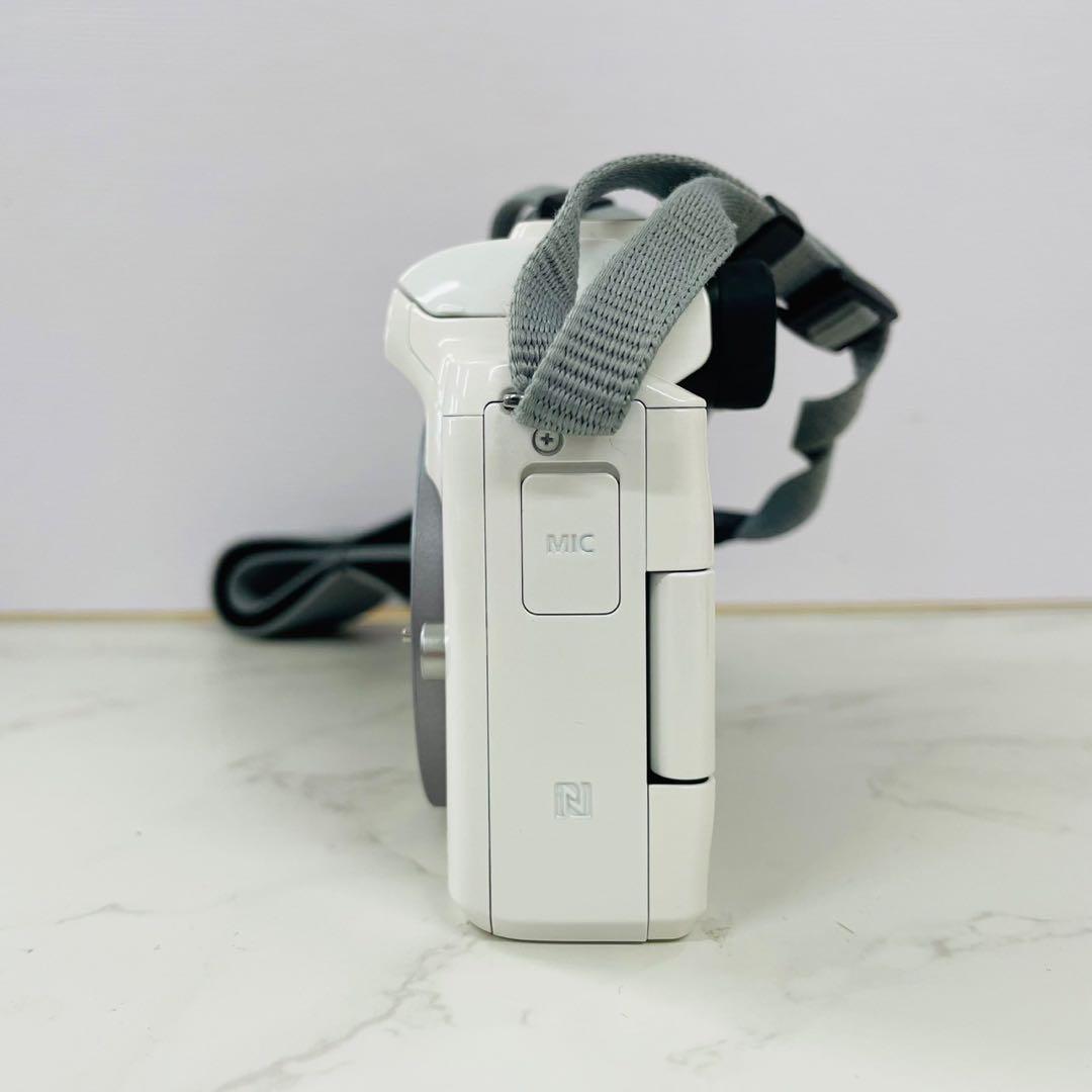 Canon EOS Kiss M EF-M15-45 IS STM レンズキット