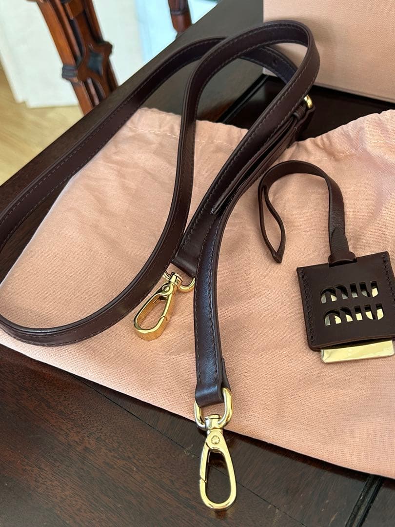 miumiu アルカディ　マテラッセレザーバッグ　バーガンディ