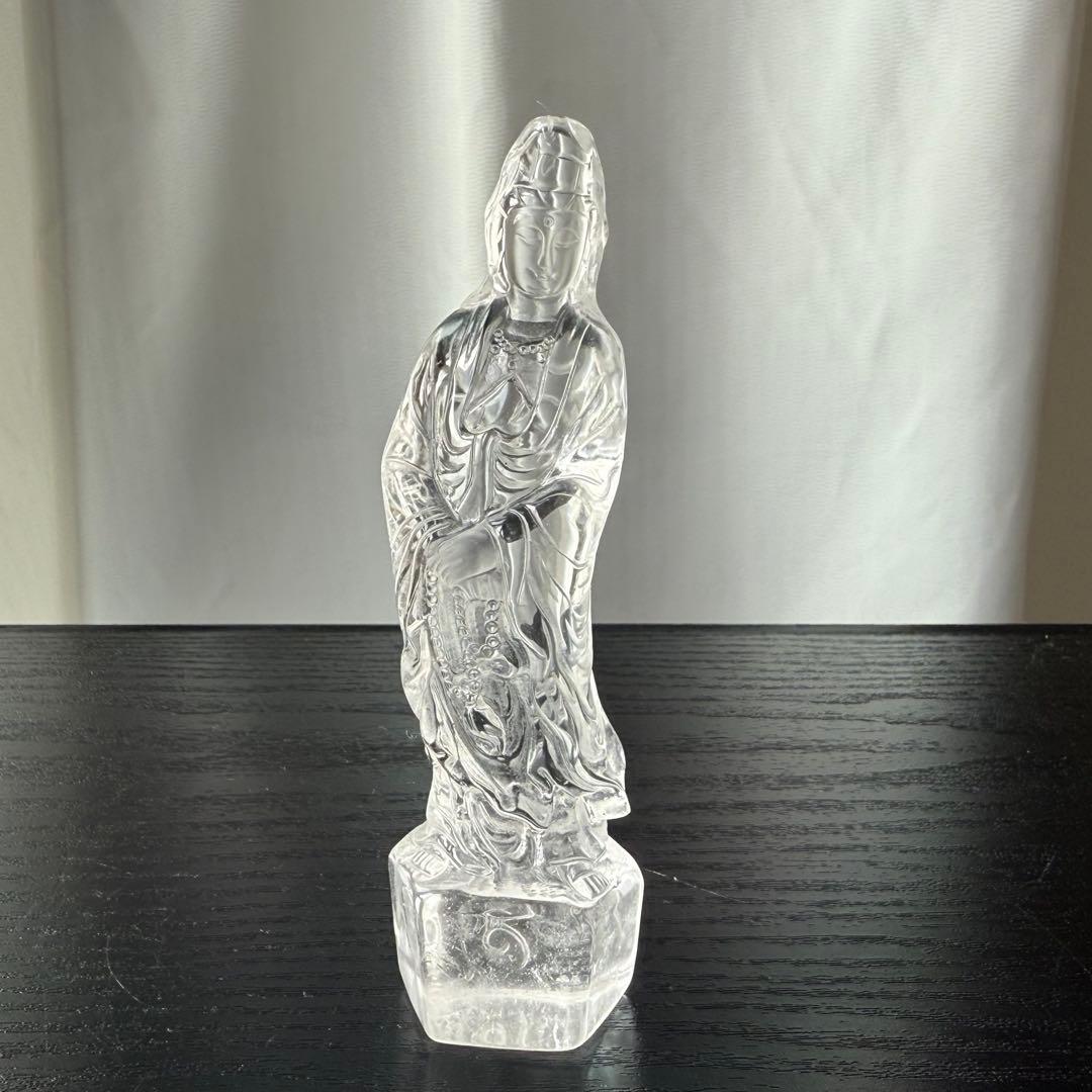 【野ばら】天然石水晶の観音様　置物　彫物NO.110608