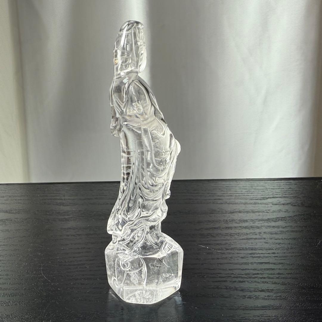 【野ばら】天然石水晶の観音様　置物　彫物NO.110608