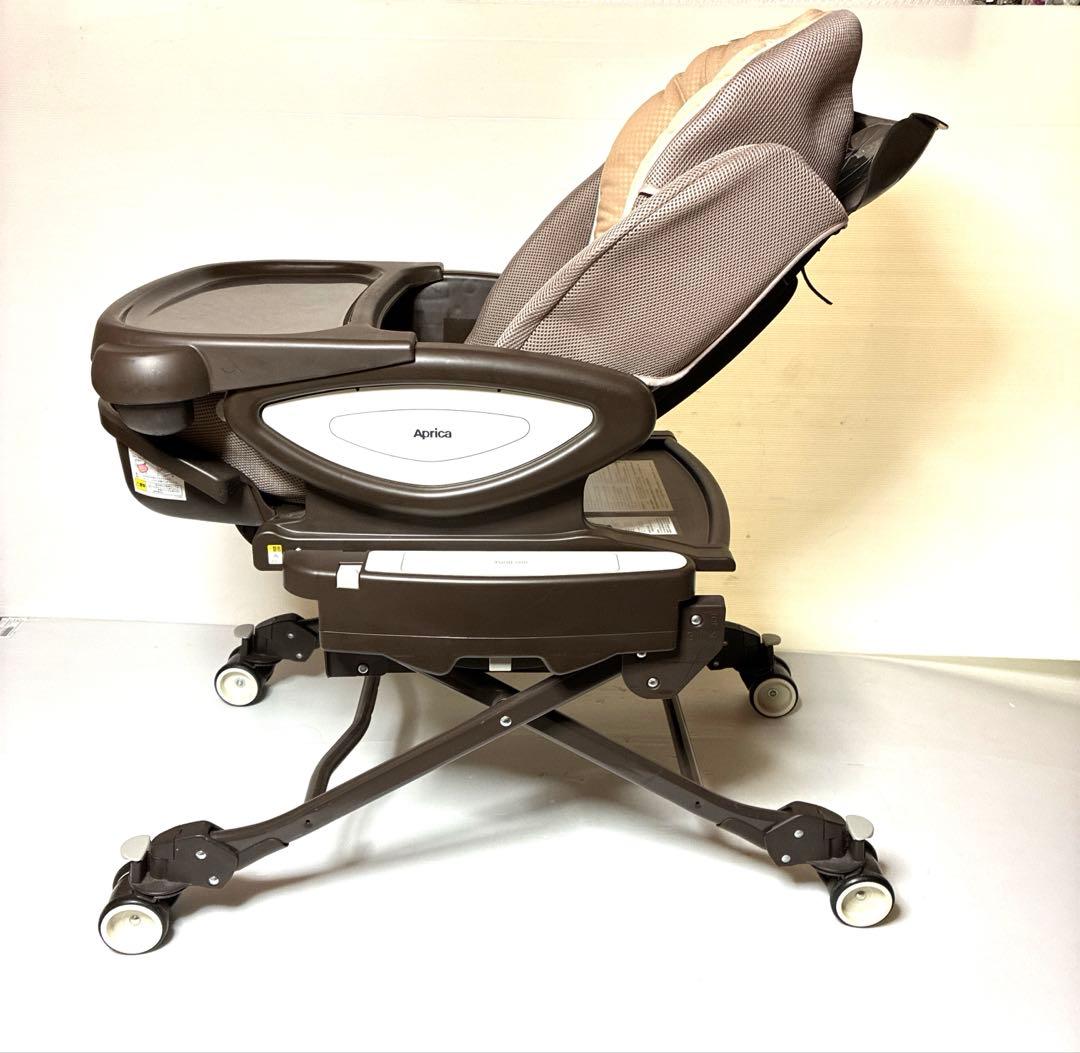 ユラリズム　オートスイング　Aprica