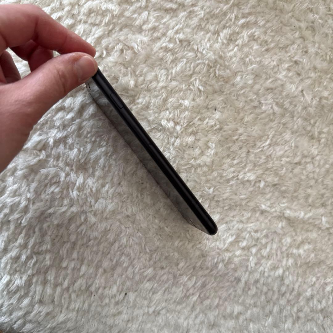 iPhone SE BLACK 64GB SIMなし