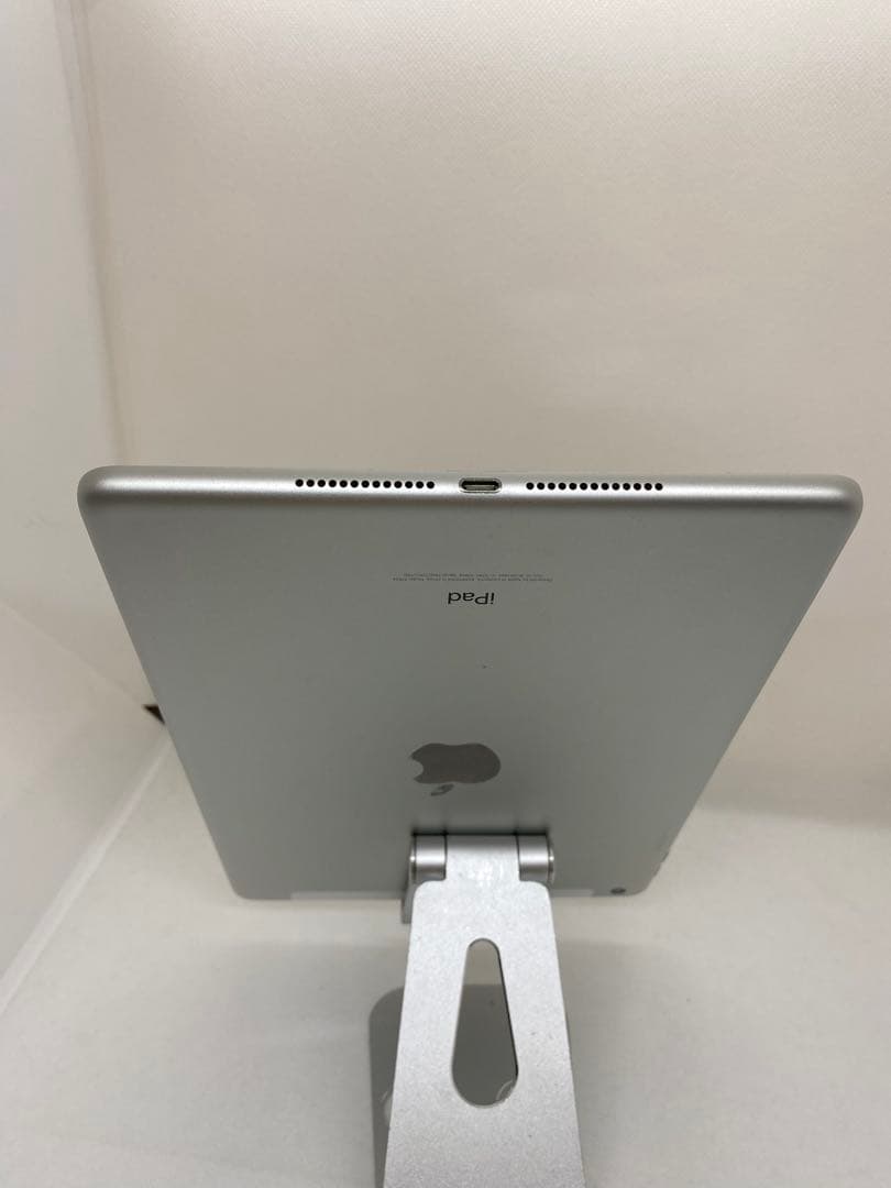ジャンク品iPad 第6世代 32GB SIMフリー　06223