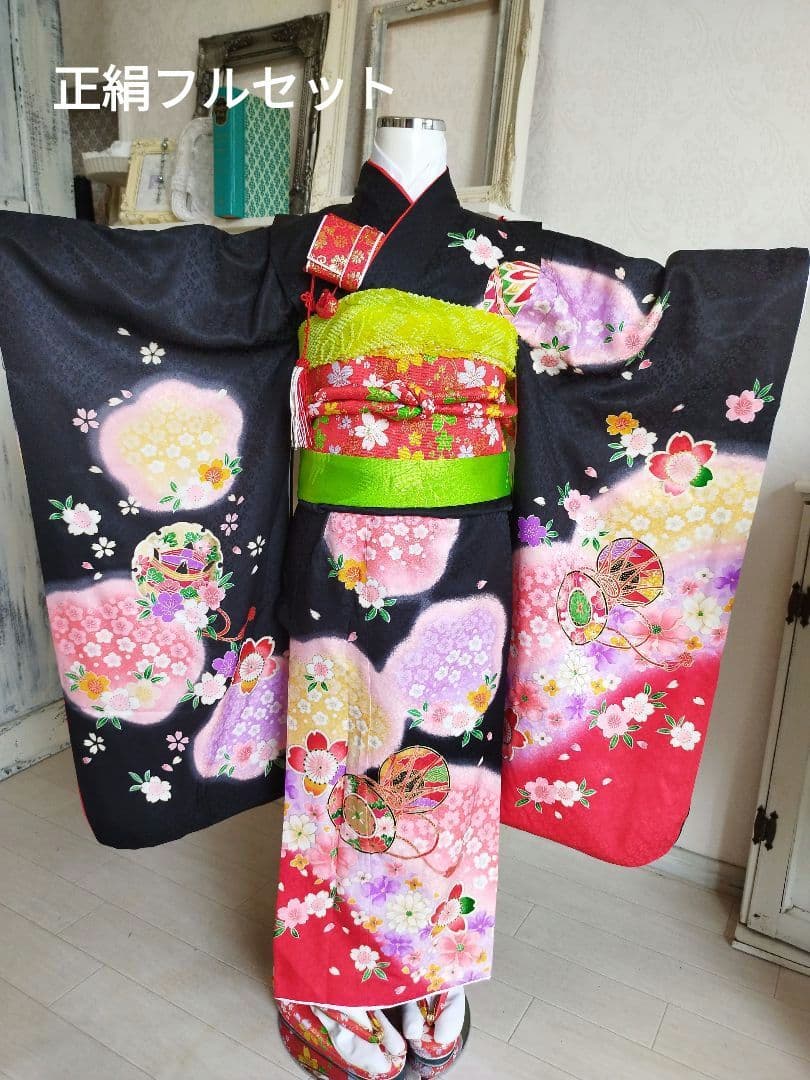 正絹黒色にぼかしの花模様の着物と作り帯のフルセット