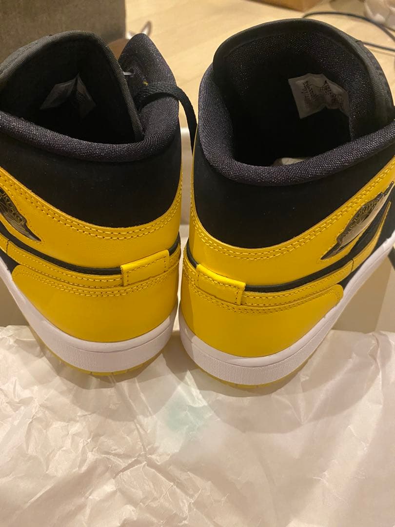 AIR JORDAN 1 MID SE ブラック/イエロー UK9