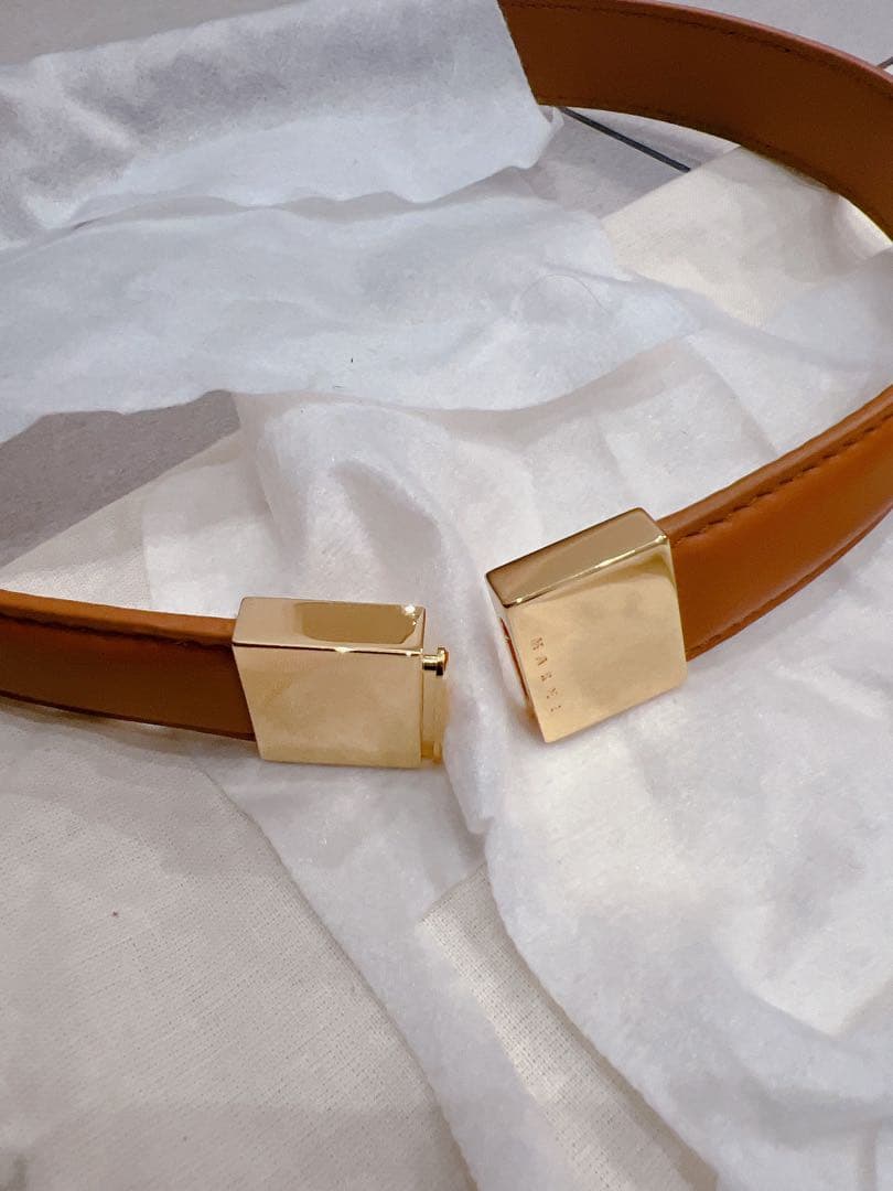 MARNIレザー　ショルダーバッグ　パテッド