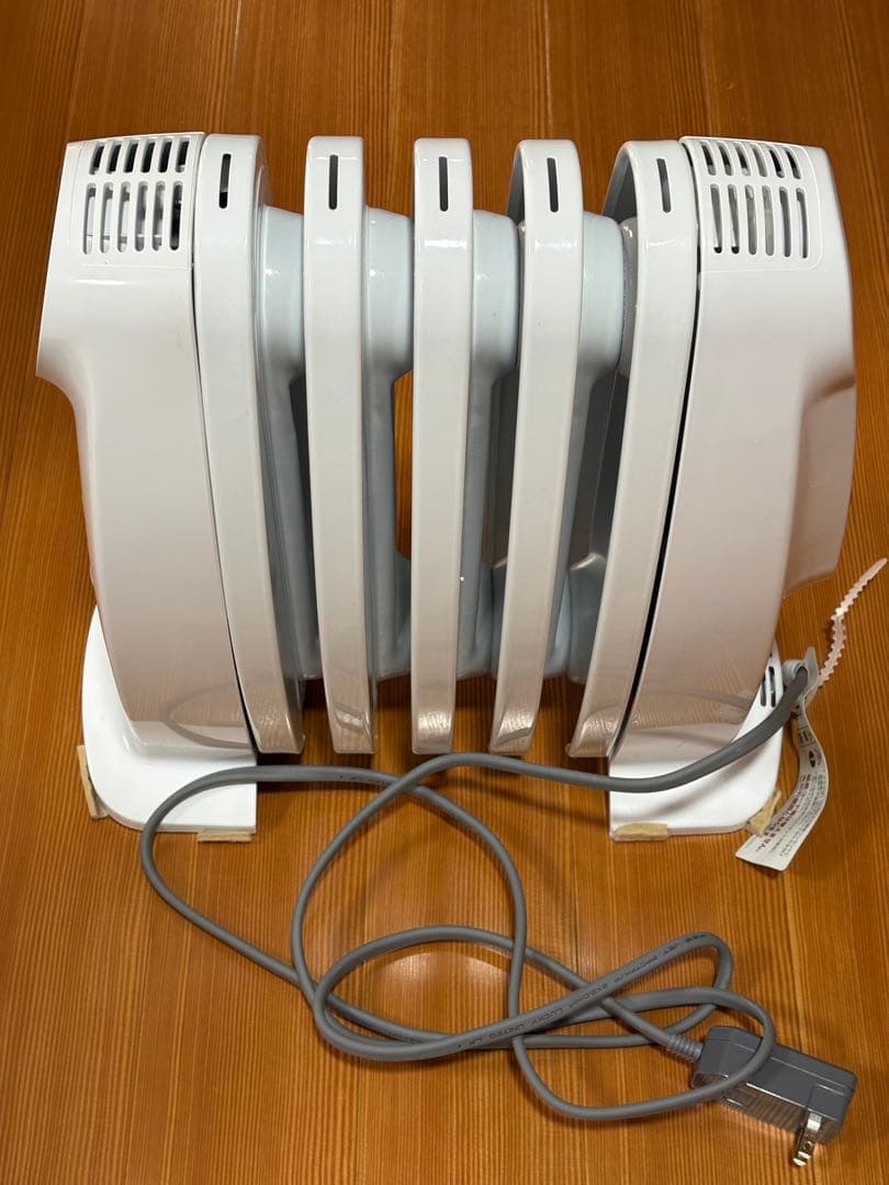 美品DeLonghi デロンギ NJ0505E オイルヒーター