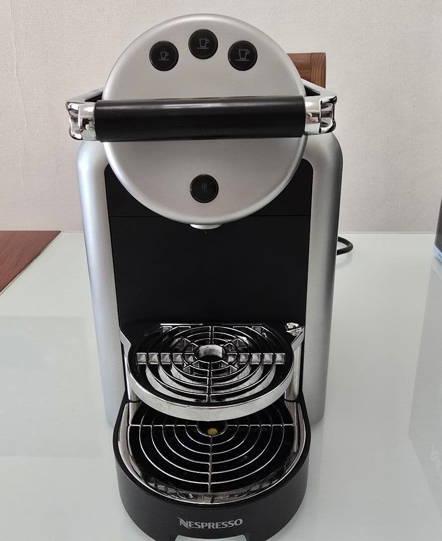 【業務用コーヒーマシン】ネスプレッソプロフェッショナル「ジニアス・Zenius」