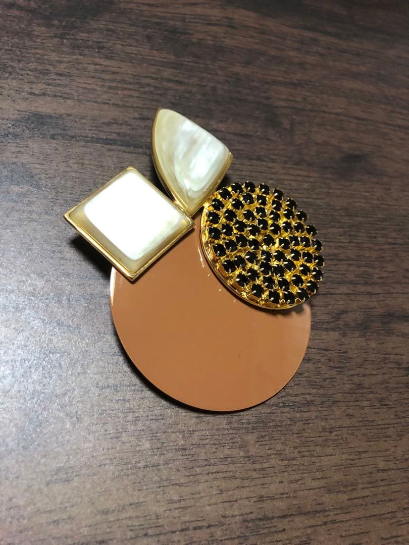 MARNI 幾何学的デザイン ブローチ