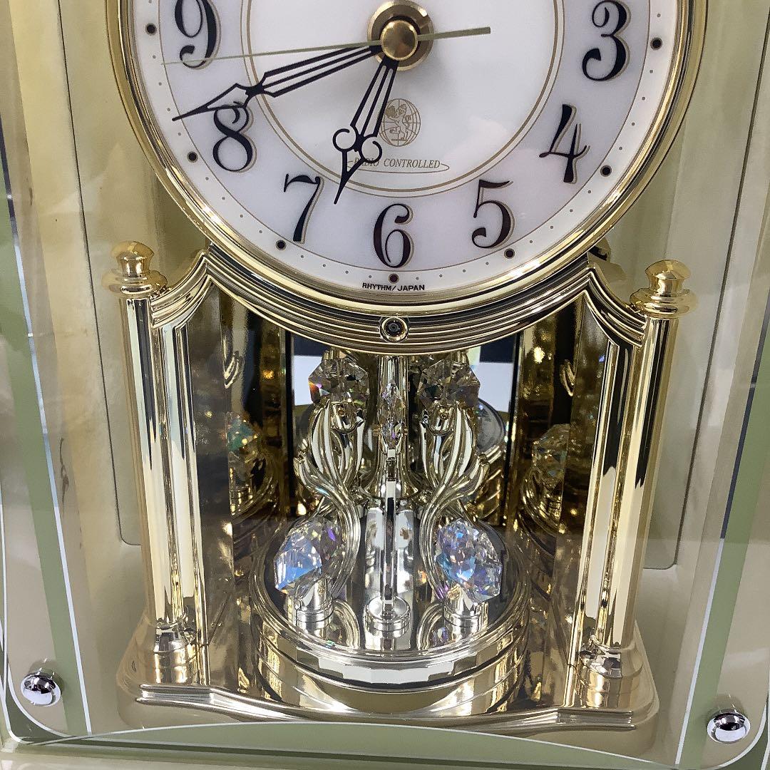 大理石の存在感の有る、重厚な置き時計です。