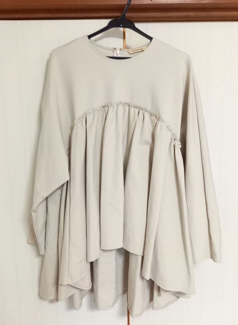 【美品】 カレンソロジー　ポンチギャザー プルオーバー