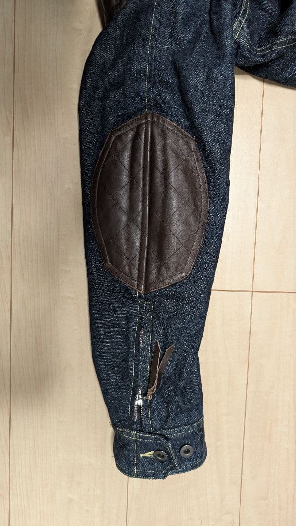 MaxFritz 秋冬仕様のデニムジャケット