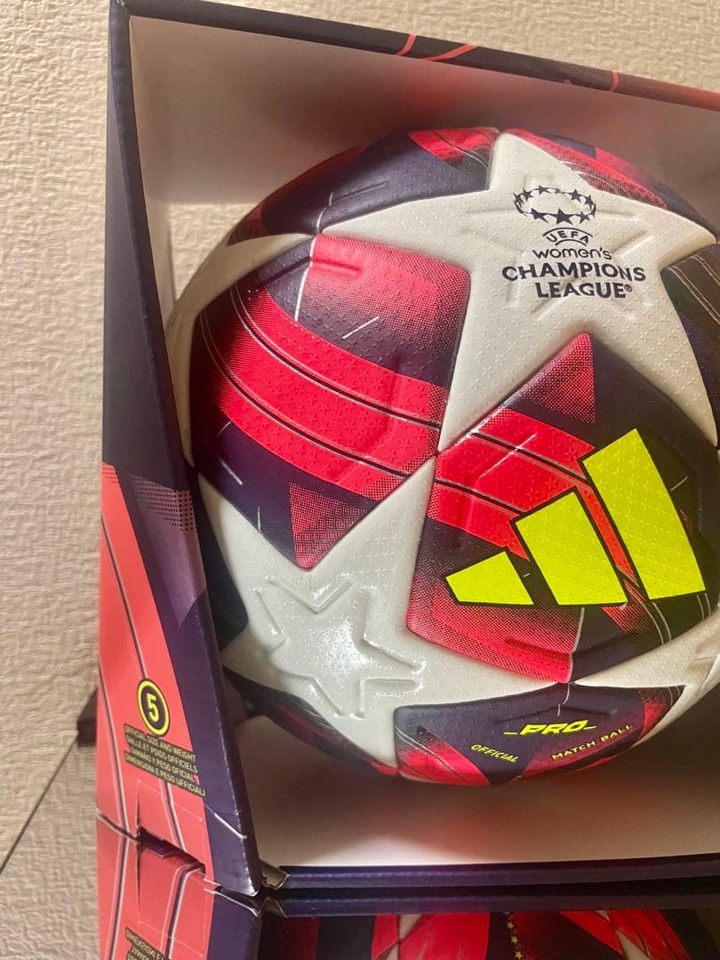 アディダス【　超激レア＆希少＆色違い フィナーレ　ボール プロ】