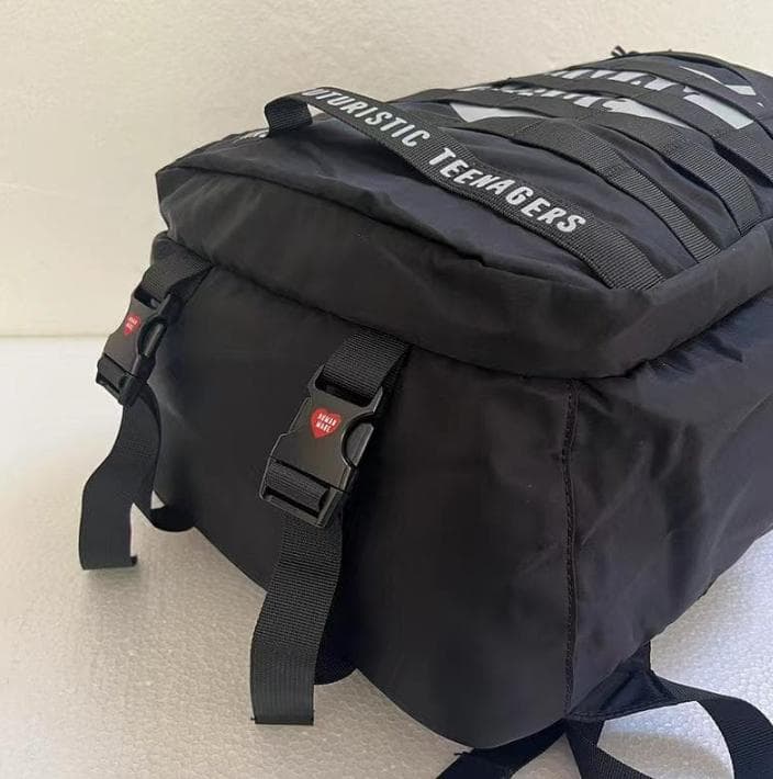 HUMAN MADE ブラック バックパック カラビナ付き