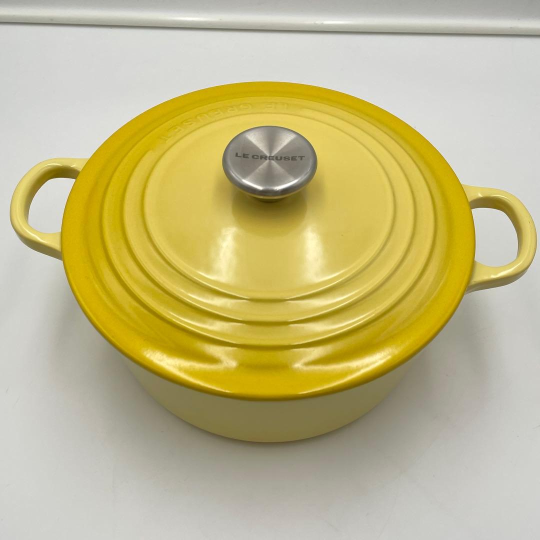 美品　ル・クルーゼ　ココットロンド　22cm イエロー
