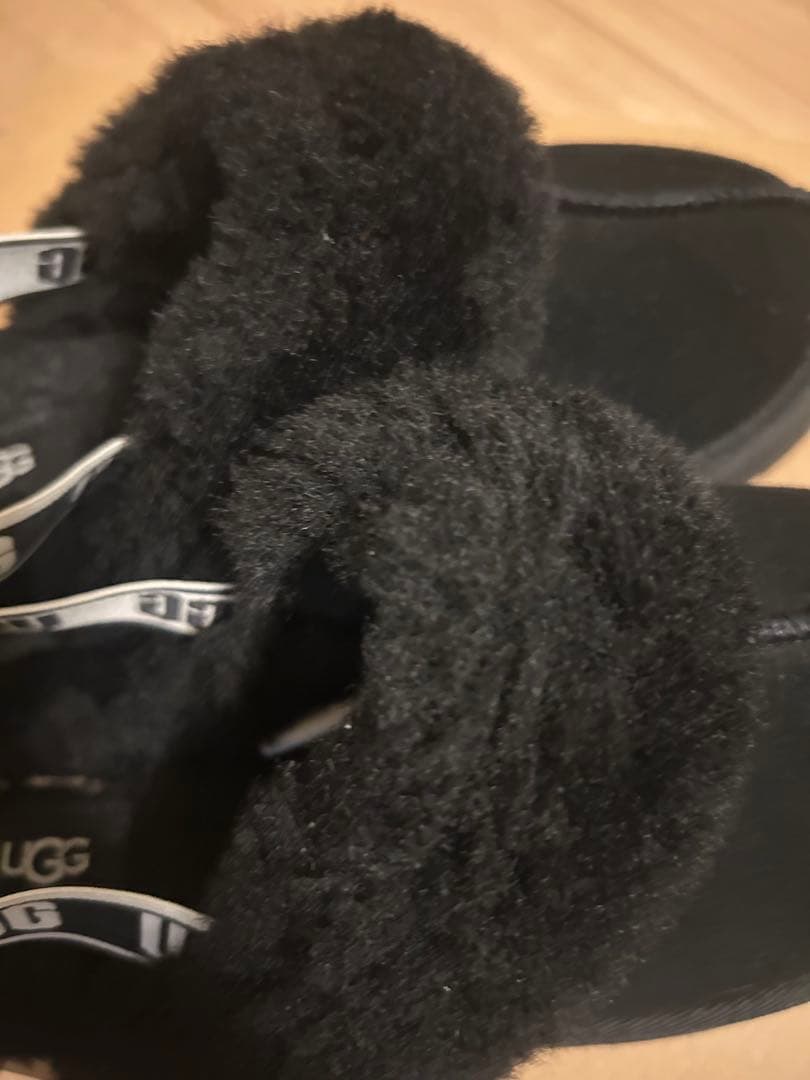 UGG ファーサンダル　ファンケット　レディース　23.5 黒　キッズサイズ